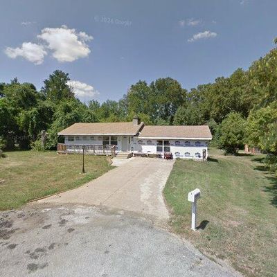 150 Spring Valley Dr, Fenton, MO 63026