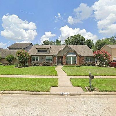 15702 Four Leaf Dr, Houston, TX 77084