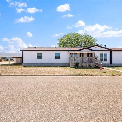 1404 S Hockley Street, Sundown, TX 79372