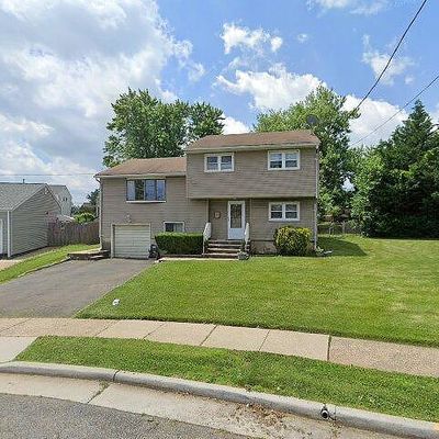 17 Wedgewood Dr, Carteret, NJ 07008