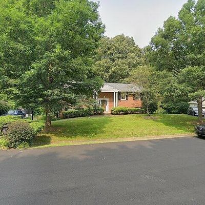 1702 Fox Run Ct, Vienna, VA 22182