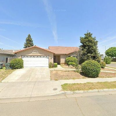 1763 Eisenhower Ln, Madera, CA 93638