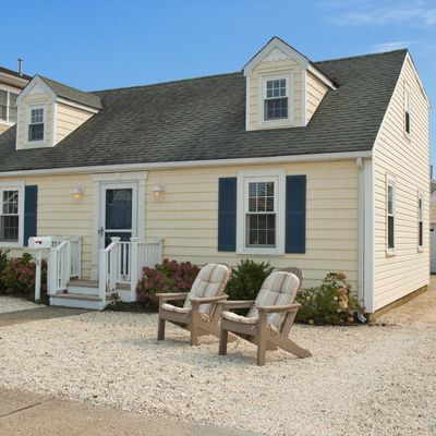 18 Washington Avenue, Lavallette, NJ 08735