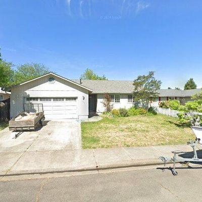 180 Brierwood Dr, Talent, OR 97540