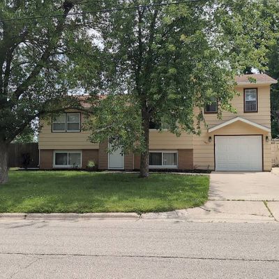 1801 Linn Dr, Owatonna, MN 55060