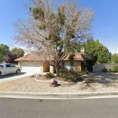 18410 Mountain Meadows Dr, Victorville, CA 92395