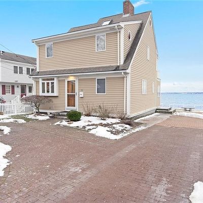 19 Brookwood Rd, Bristol, RI 02809