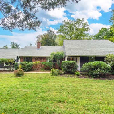 16 Woods End Rd, Colts Neck, NJ 07722