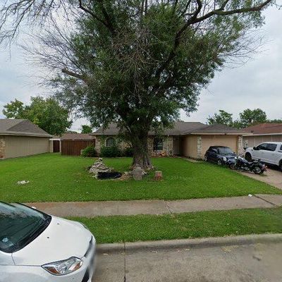 1621 Whitney Dr, Garland, TX 75040