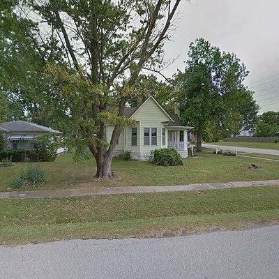 202 N Taylor St, Pleasant Hill, MO 64080