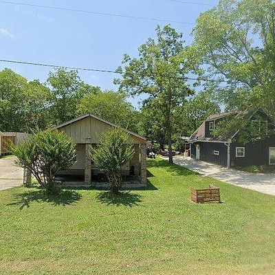 203 New Cove Dr, Livingston, TX 77351