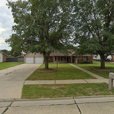 205 Holmes Dr, Sikeston, MO 63801