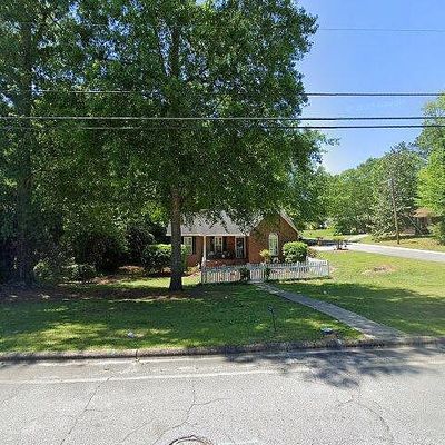 217 Lake Forest Dr, Elberton, GA 30635