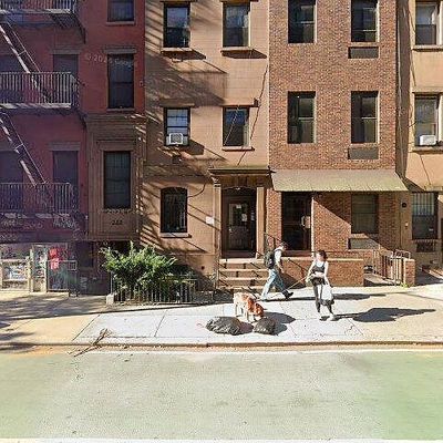 218 E 13 Th St, New York, NY 10003