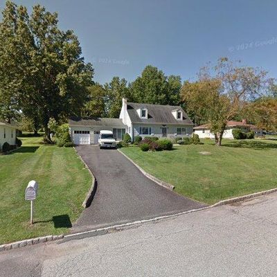 19 Woodcrest Rd, Whippany, NJ 07981