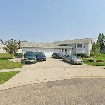 1904 Lakeside St, Minot, ND 58703