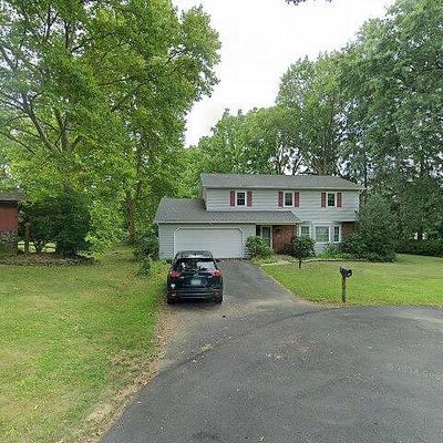 1967 Robin Ct, Bethlehem, PA 18015