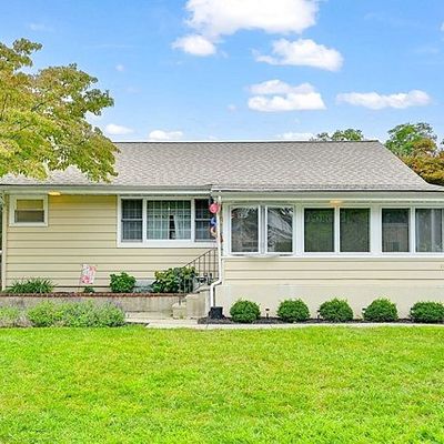 20 Hillside Ave, Oakland, NJ 07436