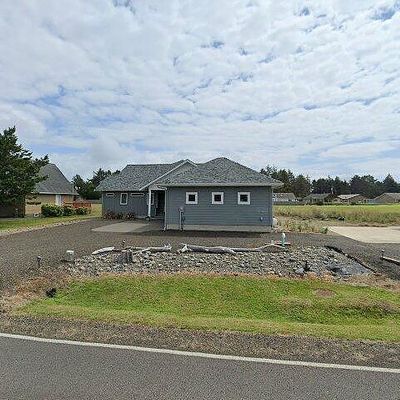 200 Canal Dr Ne, Ocean Shores, WA 98569