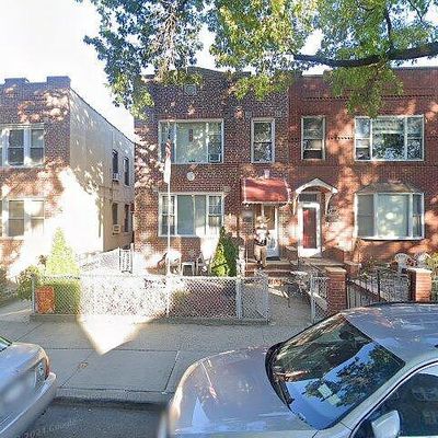 2444 Crescent St, Astoria, NY 11102