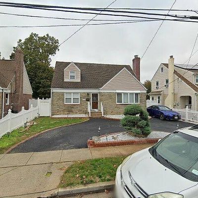 245 Perry St, Hempstead, NY 11550