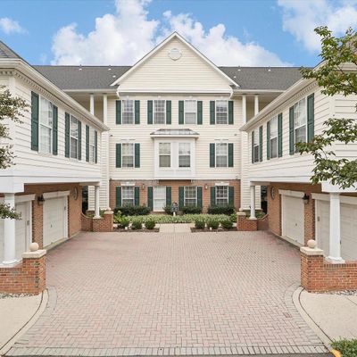 25340 Lake Mist Sq #302, Chantilly, VA 20152