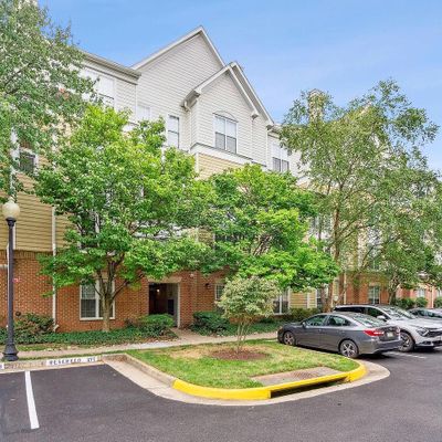 2201 Westcourt Ln #201, Herndon, VA 20170