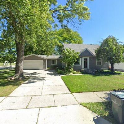 22301 Blackburn St, Saint Clair Shores, MI 48080