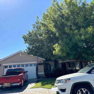 2283 N Sonora Ave, Fresno, CA 93722