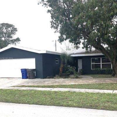 2300 Nw 38 Th Ter, Lauderdale Lakes, FL 33311