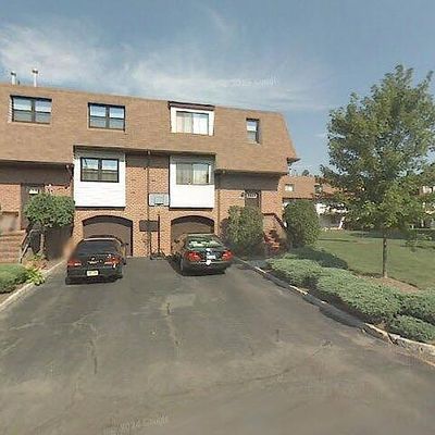 2306 N Oaks Blvd, North Brunswick, NJ 08902