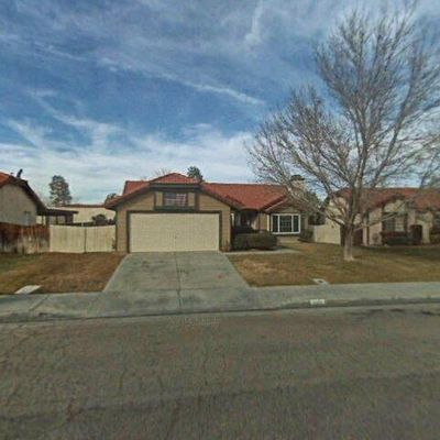 2857 College Park Dr, Lancaster, CA 93536