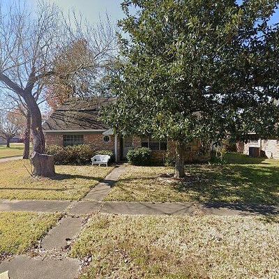 2916 Huckleberry Ln, Pasadena, TX 77502