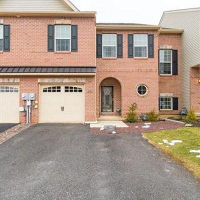 293 Milkweed Dr, Allentown, PA 18104