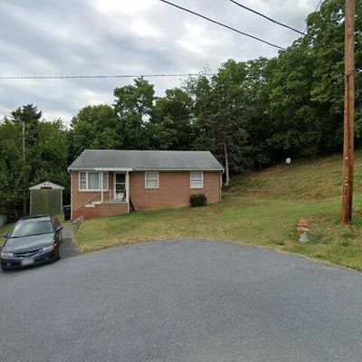 297 Locust Dr, Strasburg, VA 22657