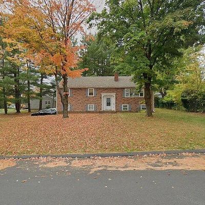 3 Downing Cir, Bloomfield, CT 06002