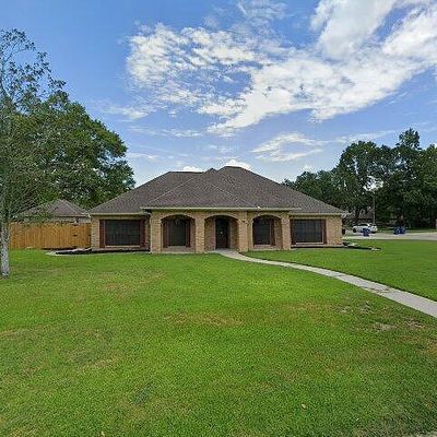 300 Hendricks Dr, Silsbee, TX 77656