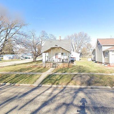 301 3 Rd St Se, State Center, IA 50247