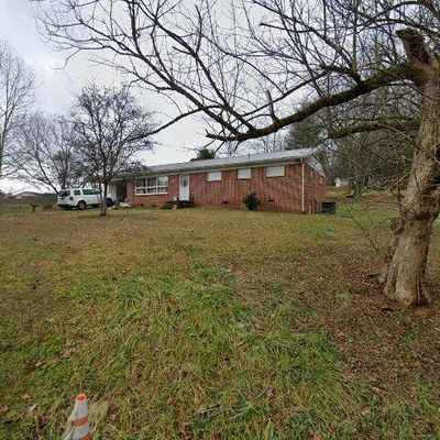 301 Post Oak Dr, Kingsport, TN 37663