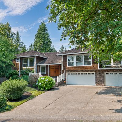 3037 Tolkien Ln, Lake Oswego, OR 97034