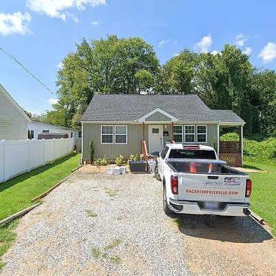 309 Watkins St, Farmville, VA 23901