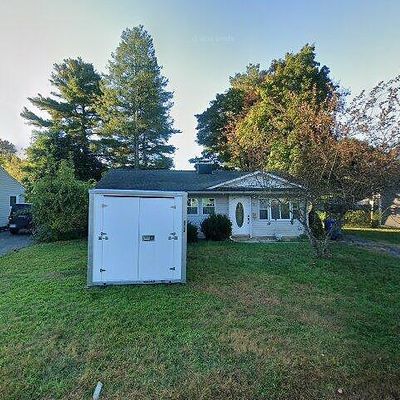 31 Hardwood Rd, Plainville, CT 06062