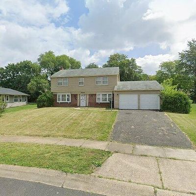 31 New Pond Ln, Willingboro, NJ 08046