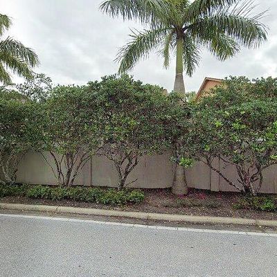 310 Sandtree Dr, Palm Beach Gardens, FL 33403