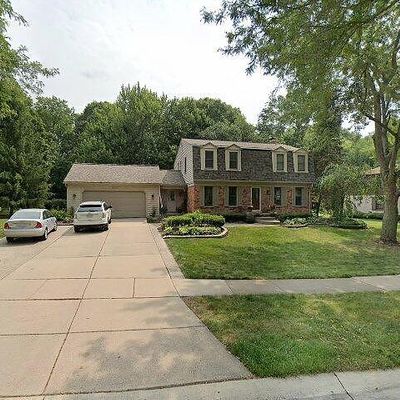 2613 Hounds Chase Dr, Troy, MI 48098