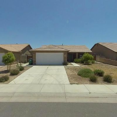 266 Mira Mar Dr, Delano, CA 93215