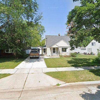 2825 S 91 St St, Milwaukee, WI 53227