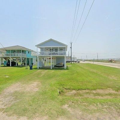 335 Sand Dune Ct, Freeport, TX 77541