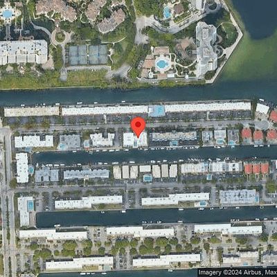 3702 Ne 171 St St #18, North Miami Beach, FL 33160