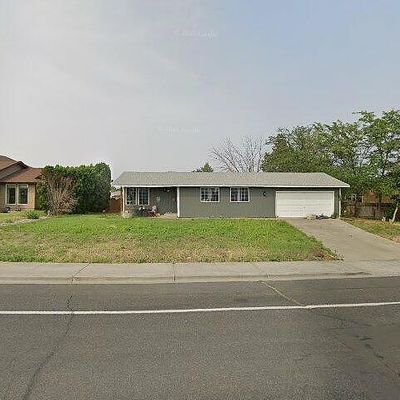 311 N Grape Dr, Moses Lake, WA 98837